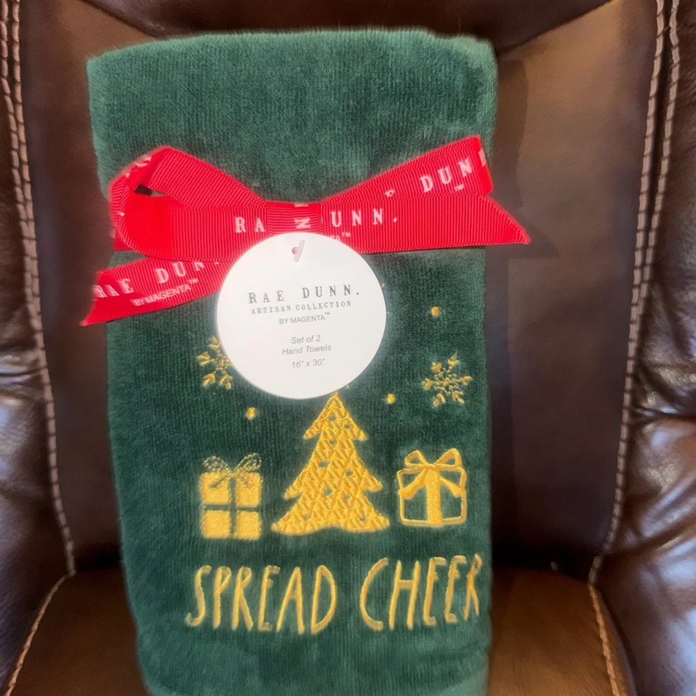 Rae Dunn Holiday hand towels Green with Gold Accents